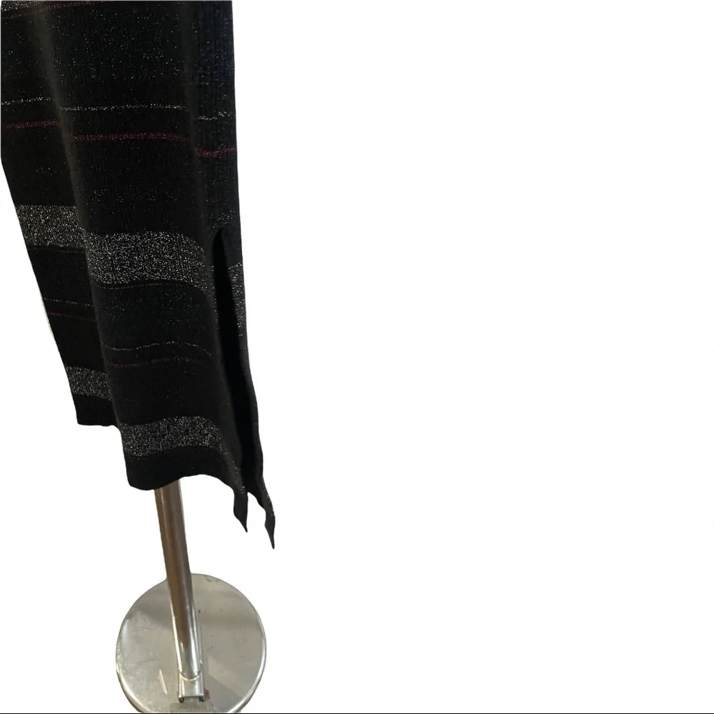 House of Harlow Ribbed pencil skirt - Picture 2 of 3